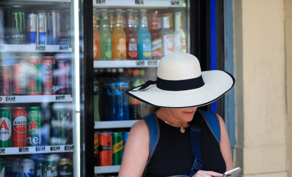 «Καπέλο»... σε αναψυκτικά και νερό από την 1η Ιουλίου / Φωτ. Αρχείου Eurokinissi