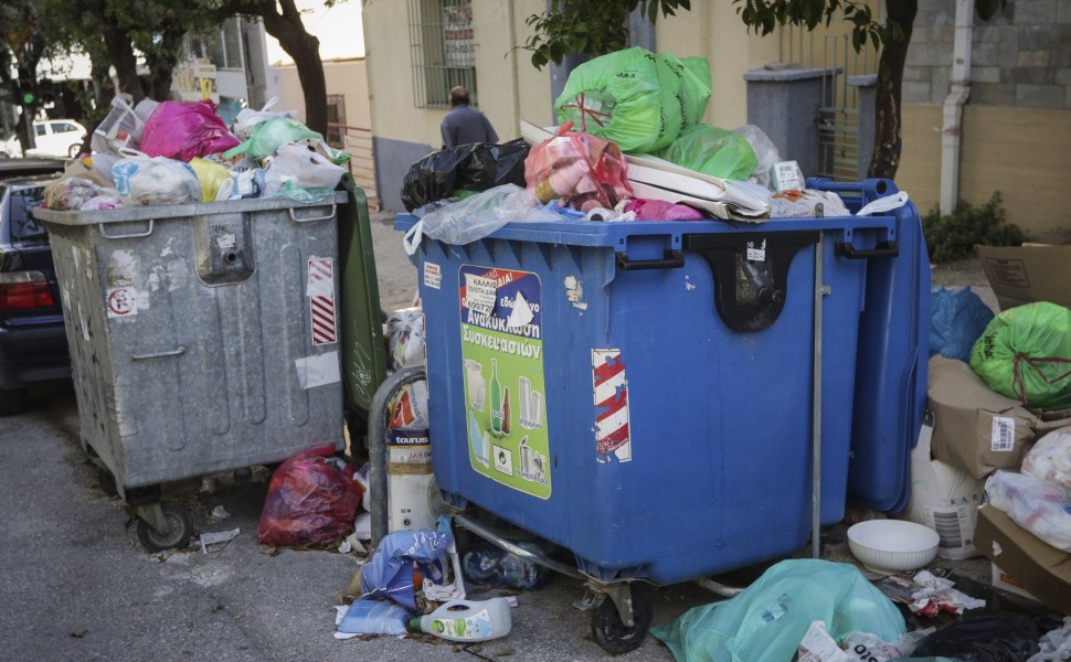 Σκουπίδια στην Αθήνα / φωτ. αρχείου Eurokinissi Σκουπίδια στην Αθήνα / φωτ. αρχείου Eurokinissi