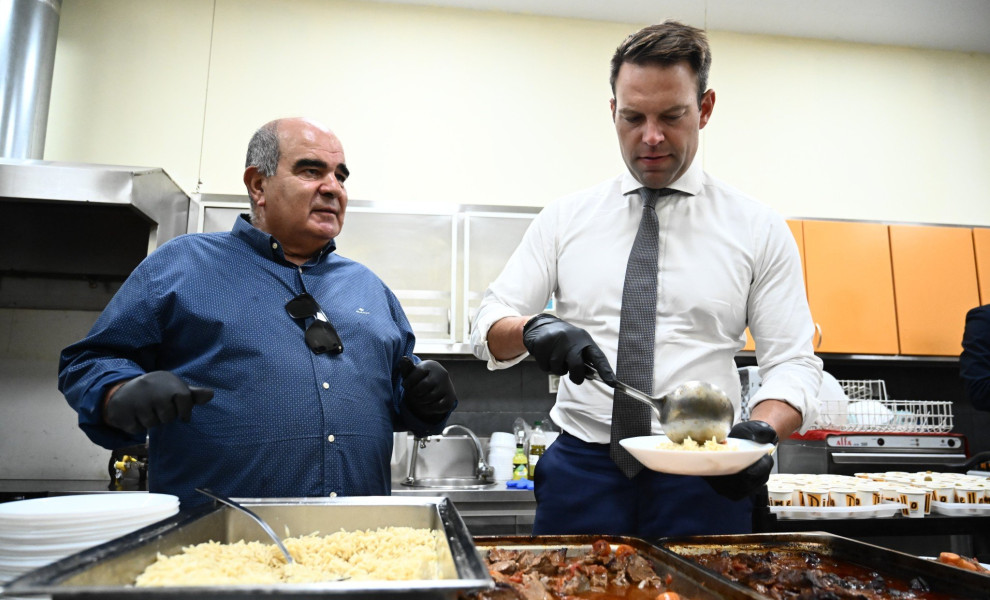 ΕΠΙΣΚΕΨΗ ΤΟΥ ΠΡΟΕΔΡΟΥ ΤΟΥ ΣΥΡΙΖΑ-ΠΣ ΣΤΕΦΑΝΟΥ ΚΑΣΣΕΛΑΚΗ ΣΤΟΝ ΟΜΙΛΟ ΓΙΑ ΤΗΝ UNESCO ΠΕΙΡΑΙΩΣ ΚΑΙ ΝΗΣΩΝ (ΚΩΣΤΑΣ ΤΖΟΥΜΑΣ/EUROKINISSI)