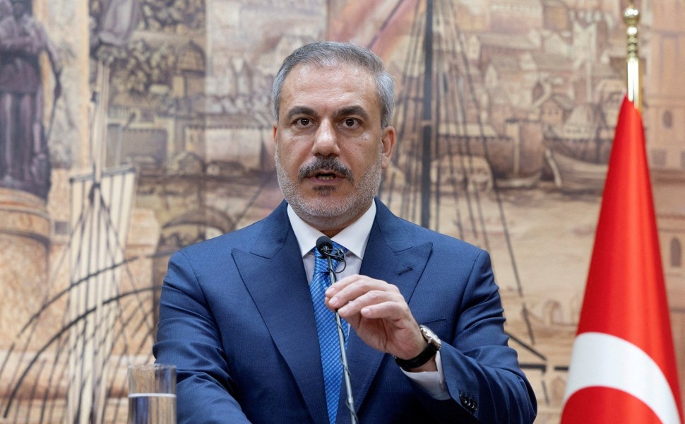 Αλλαγές στον τομέα της κυβερνοασφάλειας μετά το μακελειό στον Λίβανο ανακοίνωσε ο Χακάν Φιντάν / Reuters