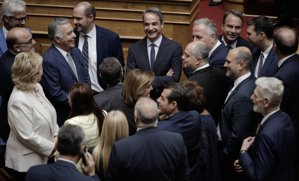 Ο πρωθυπουργός με βουλευτές στον αγιασμό στη Βουλή / Eurokinissi