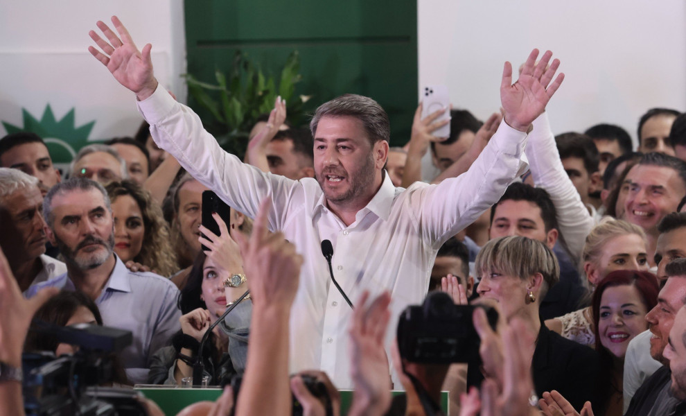 Οι οπαδοί του έσπευσαν να βάλουν από νωρίς ψηλά τον πήχη για τον Ν. Ανδρουλάκη. Θέλουν να νικήσει τον Μητσοτάκη και να εκλεγεί πρωθυπουργός / Intime