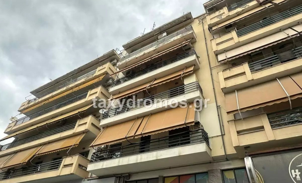 Ο Γιώργος Πασπαλάρης έπεσε από τον 4ο όροφο της πολυκατοικίας στο Βόλο/taxydromos.gr