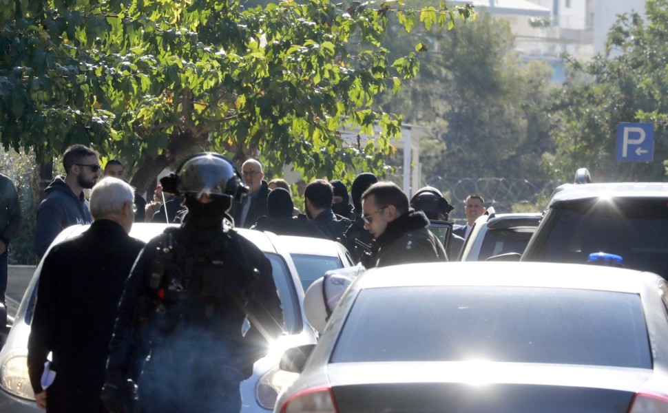 Ο Νίκος Ρωμανός οδηγήθηκε στον Εισαγγελέα / Intime Ο Νίκος Ρωμανός οδηγήθηκε στον Εισαγγελέα / Intime