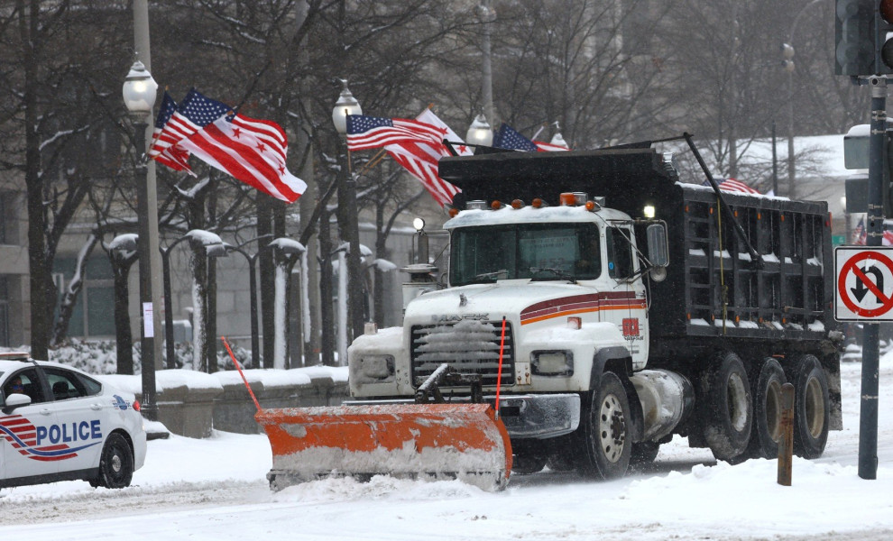 Σφοδρή χιονοθύελλα πλήττει δεκάδες Πολιτείες στις ΗΠΑ / Reuters