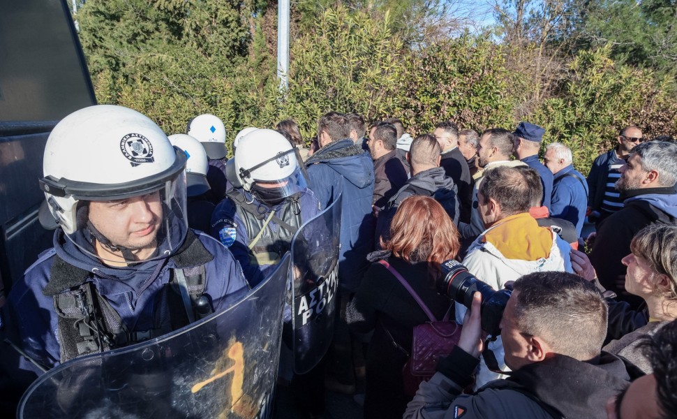 Επεισόδια μεταξύ αστυνομικών και αγροτών στη Θεσσαλία / πηγή: Eurokinissi Επεισόδια μεταξύ αστυνομικών και αγροτών στη Θεσσαλία / πηγή: Eurokinissi