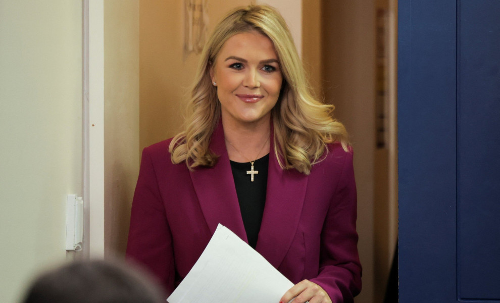 Η Καρολάιν Λέβιτ, η 27χρονη εκπρόσωπος Τύπου του Λευκού Οίκου / πηγή: Reuters