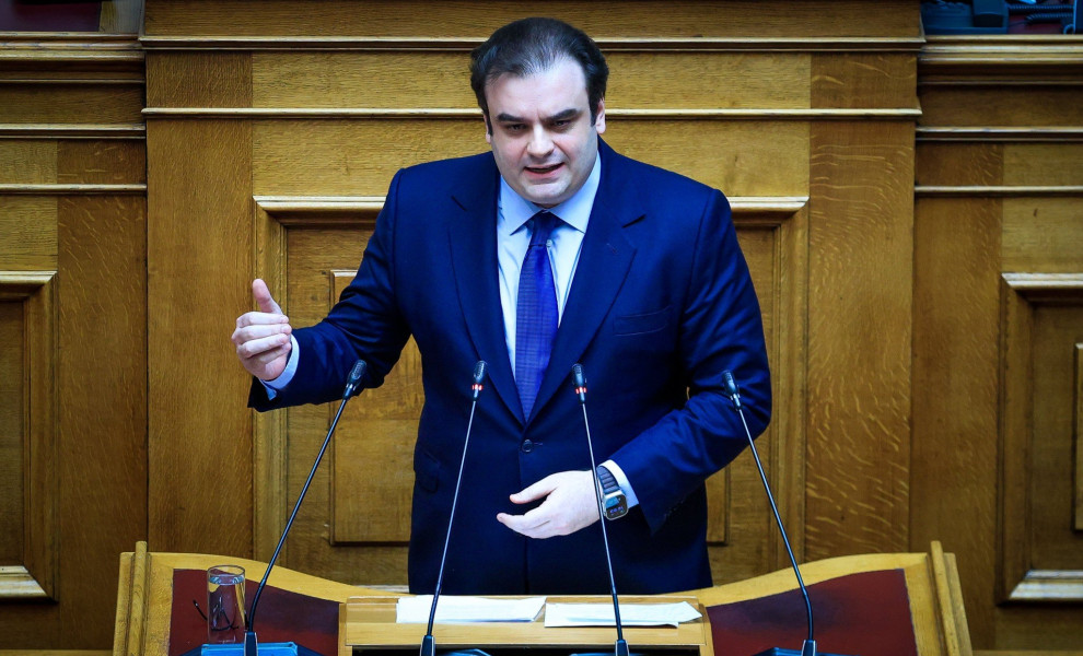 Ο Κυριάκος Πιερρακάκης στο βήμα της Βουλής / Eurokinissi