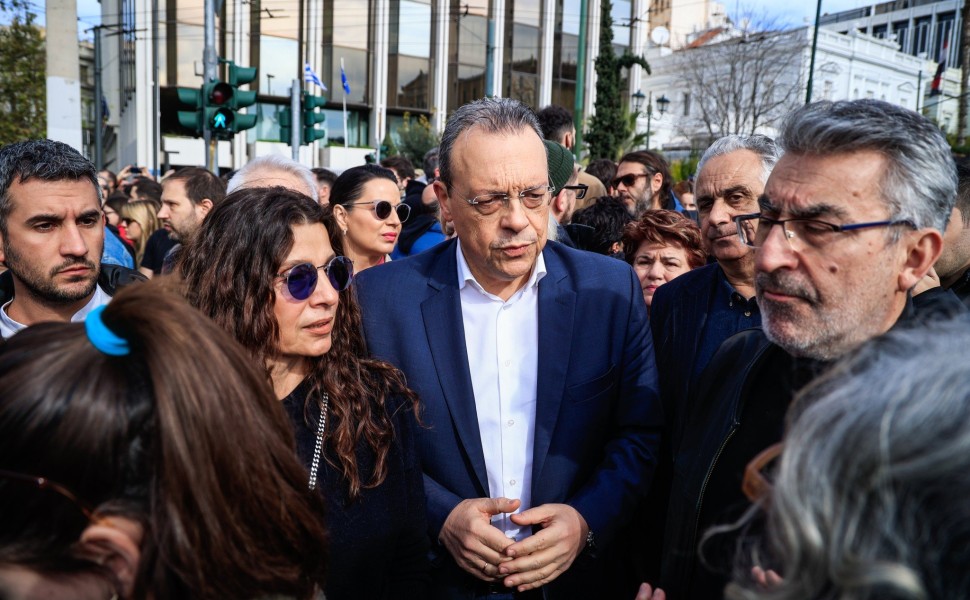 Ο Σ. Φάμελλος χρειάζεται τις ψήφους του ΠΑΣΟΚ για να κάνει πράξη το σχέδιό του και να κατατεθεί πρόταση δυσπιστίας την ημέρα των συλλαλητηρίων για τα Τέμπη / Φωτ. Αρχείου Eurokinissi Ο Σ. Φάμελλος χρειάζεται τις ψήφους του ΠΑΣΟΚ για να κάνει πράξη το σχέδιό του και να κατατεθεί πρόταση δυσπιστίας την ημέρα των συλλαλητηρίων για τα Τέμπη / Φωτ. Αρχείου Eurokinissi