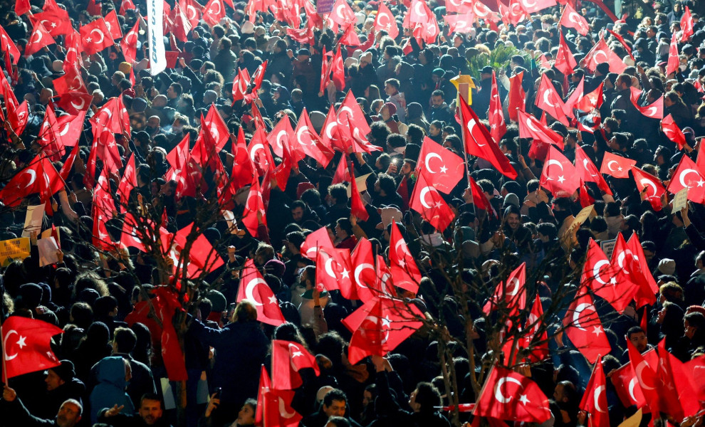 Στους δρόμους οι Τούρκοι για τη σύλληψη Ιμάμογλου / Φωτ.: Reuters