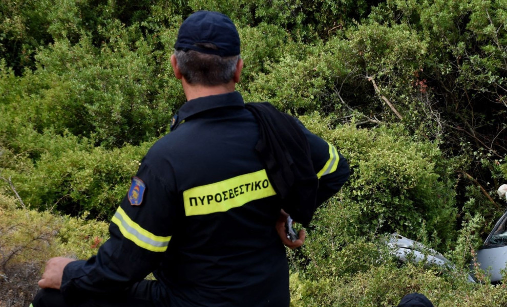 Άνδρας της Πυροσβεστικής σε παλαιότερη επιχείρηση διάσωσης/Φωτ. αρχείου: EUROKINISSI