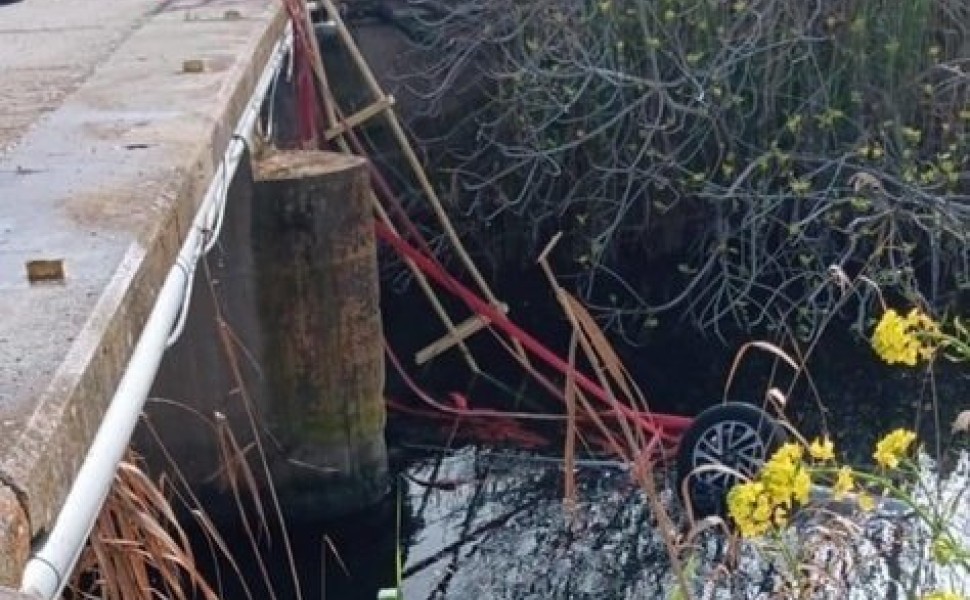 Εικόνα από το σοκαριστικό τροχαίο (φωτο: notospress.gr) Εικόνα από το σοκαριστικό τροχαίο (φωτο: notospress.gr)