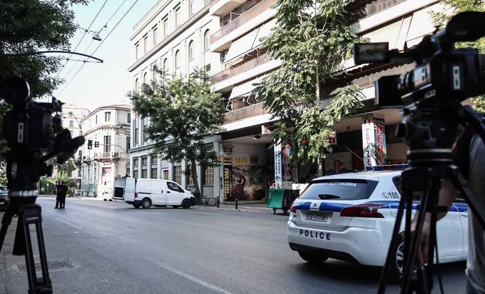 Έκρηξη έξω από το κτήριο της Τεκτονικής Μεγάλης Στοάς της Ελλάδας, μεταξύ των οδών Αχαρνών και Σουρμελή, στην Αθήνα, Πέμπτη 13 Ιουλίου 2023. Όπως έγινε γνωστό από την Αστυνομία, είχε προηγηθεί προειδοποιητικό τηλεφώνημα από άγνωστο στις 6.30 το πρωί, ο οπ