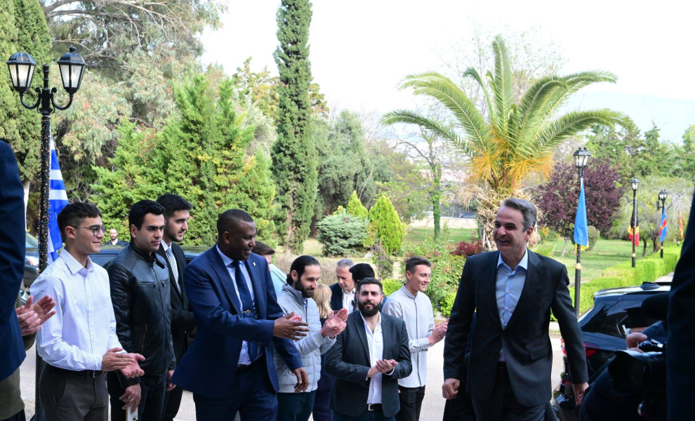 Ο πρωθυπουργός στο Οικοτροφείο της Εκκλησίας στην Αγία Βαρβάρα / Eurokinissi