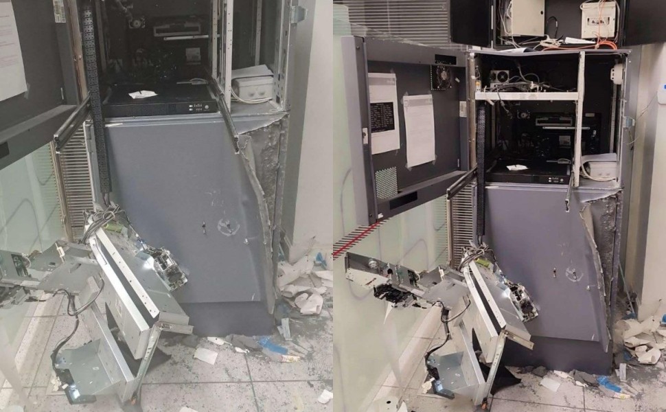 Το διαλυμένο ΑΤΜ της τράπεζας στο Αγρίνιο/Φωτ.AGRINIONEWS.GR Το διαλυμένο ΑΤΜ της τράπεζας στο Αγρίνιο/Φωτ.AGRINIONEWS.GR