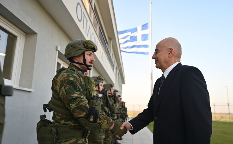 Ο Υπουργός Εθνικής Άμυνας Νίκος Δένδιας στο φυλάκιο της «Παναγιάς»/Φωτ. EUROKINISSI
