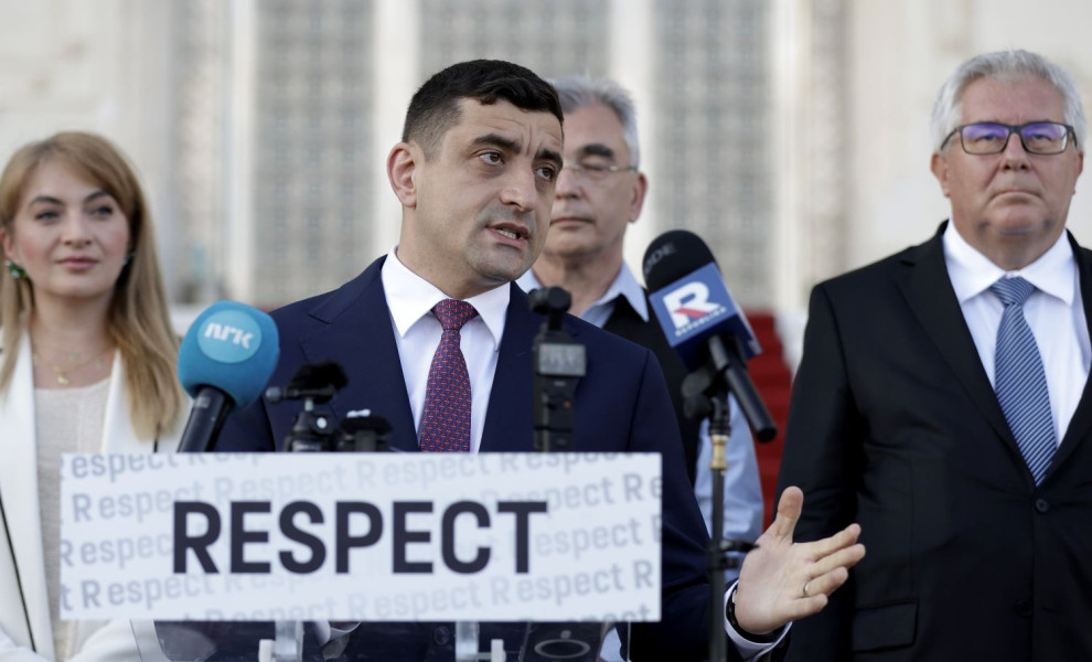 Ο νικητής των σημερινών προεδρικών εκλογών στη Ρουμανία, Τζόρτζε Σιμιόν/ΑΠΕ-ΜΠΕ