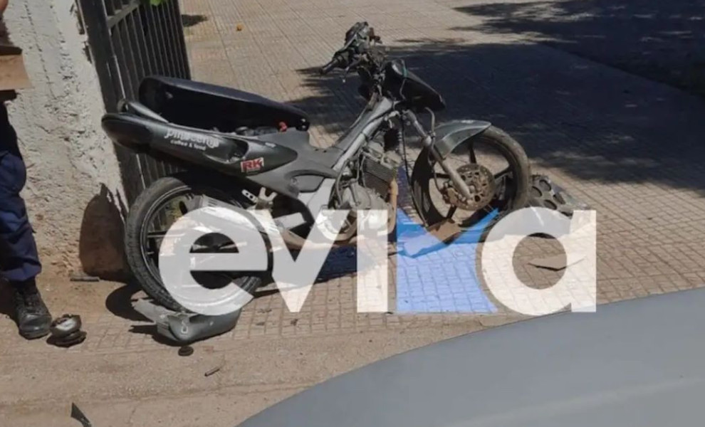 Η μηχανή που οδηγούσε ο ντελιβεράς/Φωτ. evima.gr