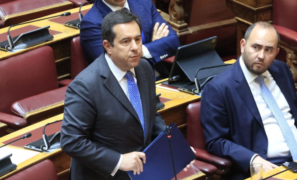 Ο Νότης Μηταράκης στη Βουλή (Eurokinissi)