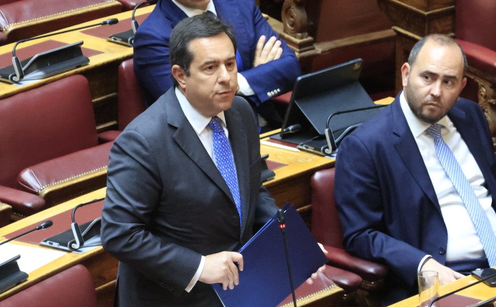 Ο Νότης Μηταράκης στη Βουλή (Eurokinissi)
