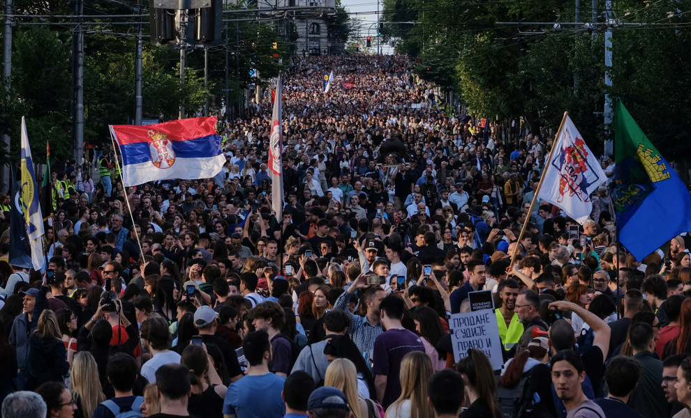 Διαδηλώσεις φοιτητών με αίτημα την διεξαγωγή πρόωρων βουλευτικών εκλογών / Reuters