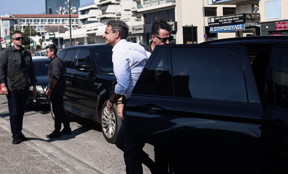 Επίσκεψη του Πρωθυπουργού Κυριάκου Μητσοτάκη στο Συντονιστικό Κέντρο Επιχειρήσεων της Πολιτικής Προστασίας, Τρίτη 18 Ιουλίου 2023. 
(ΚΩΣΤΑΣ ΤΖΟΥΜΑΣ/EUROKINISSI)