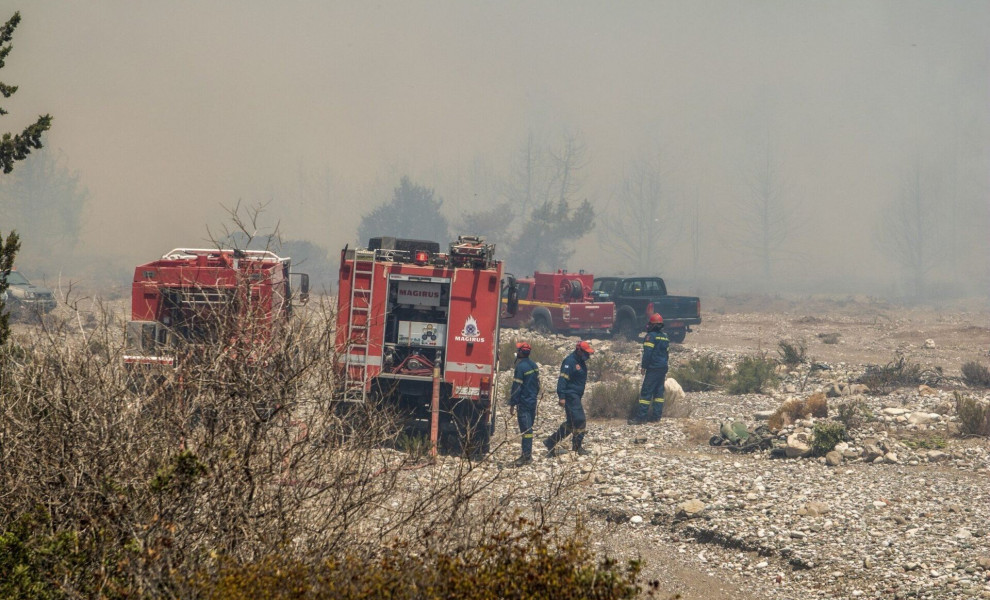 Συνεχίζεται για έβδομη ημέρα η μεγάλη πυρκαγιά στα Νότια του νησιού της Ρόδου. Συνεχείς αναζωπυρώσεις και μεγάλες καταστροφές. Στιγμιότυπο από το Βάτι, Τρίτη 25 Ιουλίου 202.
(ΛΕΥΤΕΡΗΣ ΔΑΜΙΑΝΙΔΗΣ/EUROKINISSI)