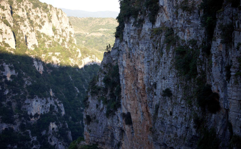 Άποψη από το φαράγγι του Βίκου, στα Ζαγοροχώρια/Φωτ. αρχείου EUROKINISSI