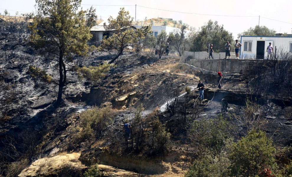 Ανυπολόγιστες είναι οι καταστροφές σε περιουσίες αλλά και στον δασικό πλούτο της Τουρκίας από τις φωτιές που μαίνονται σε δύο επαρχίες/Φωτ. REUTERS/Kaan Soyturk TPX IMAGES OF THE DAY