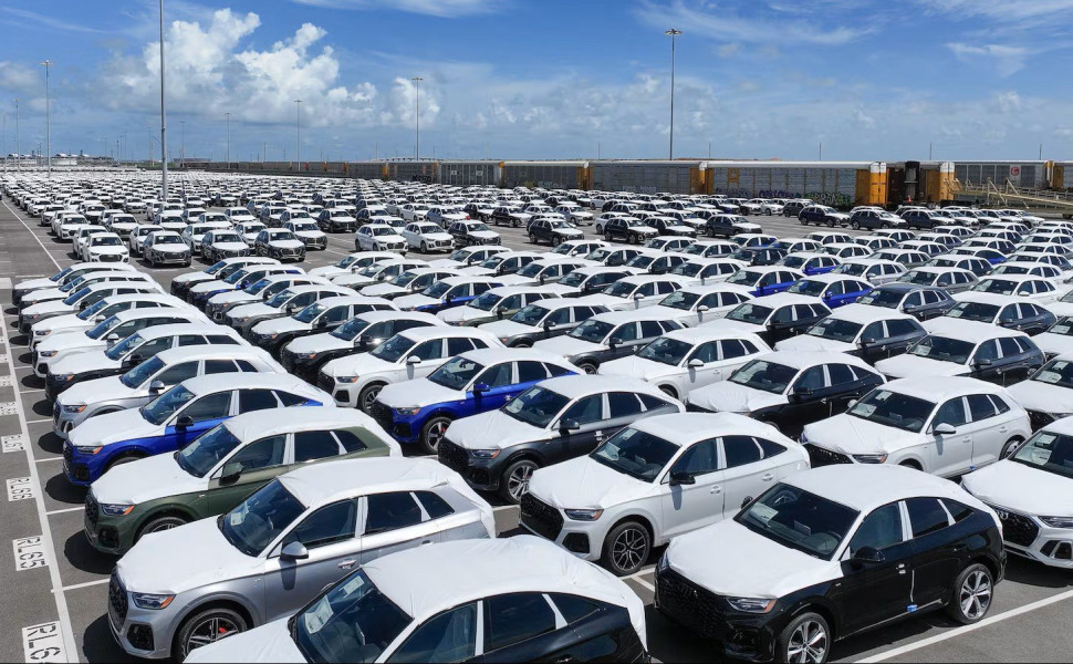 Φωτογραφία αρχείου Reuters: Αυτοκίνητα της Audi σε χώρο αναμονής στις ΗΠΑ