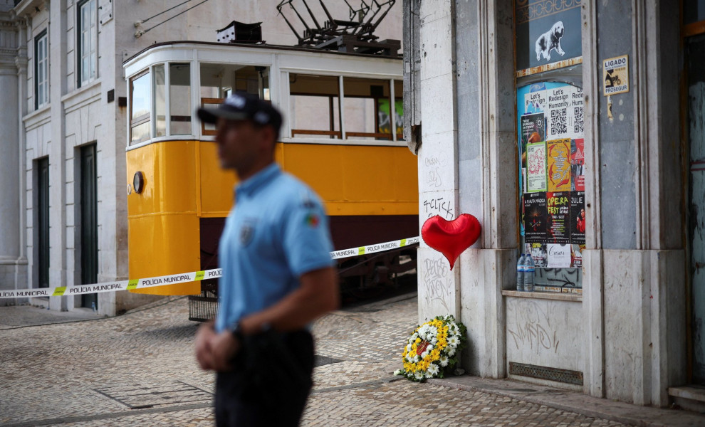 Το σημείο της τραγωδίας με το διάσημο τελεφερίκ «Gloria» στην Λισαβόνα / Reuters