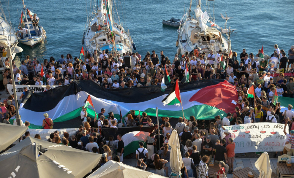 Τα πλοία που αναχώρησαν από τη Σύρο για τη Γάζα. Φωτό: Reuters
