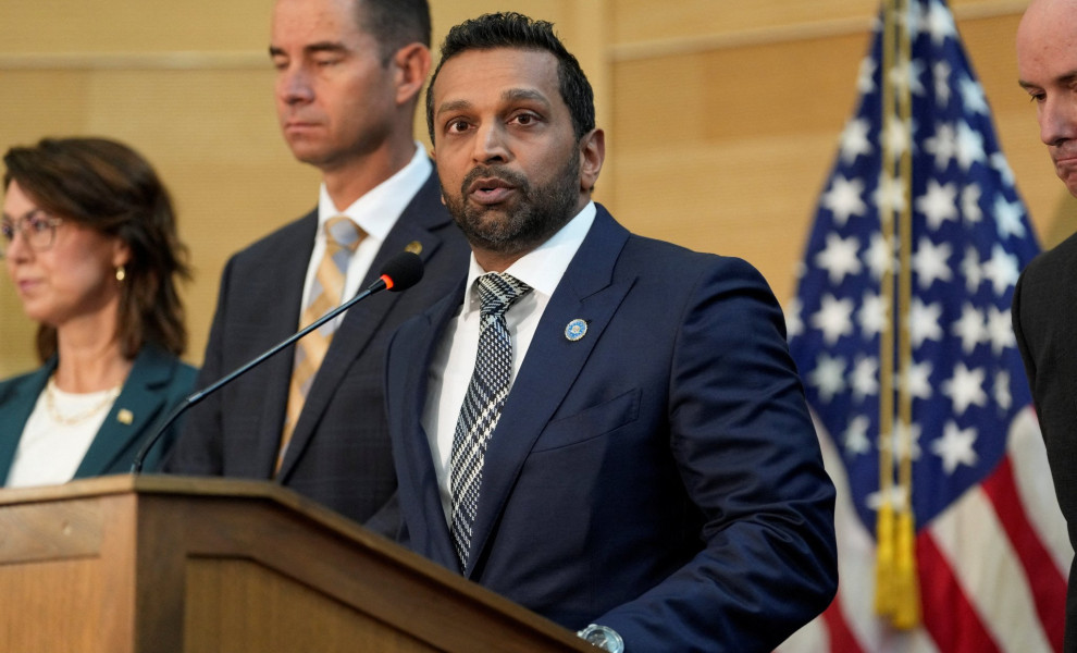 Ο διευθυντής του FBI, Κας Πατέλ στη συνέντευξη Τύπου για τη σύλληψη του δολοφόνου του Τσάρλι Κερκ (REUTERS/Cheney Orr)