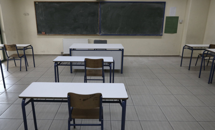 Αδιανόητο περιστατικό σε Γυμνάσιο των Σερρών: Καθηγήτρια φίμωσε μαθητή με μονωτική ταινία