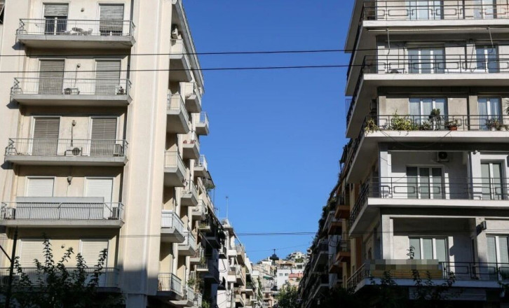 Φρένο από το ΣτΕ στους πλειστηριασμούς πρώτης κατοικίας εφόσον υπάρχουν άλλα περιουσιακά στοιχεία