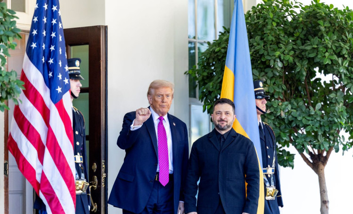 Διπλωματικό αποκούμπι στον Τραμπ ψάχνει ο Ζελένσκι την ώρα που ο Πούτιν βρυχάται...