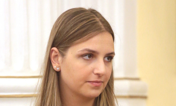 Η Σοφία Μητσοτάκη απαντά στα fake news: Δημοσίευσε το boarding pass της πτήσης της από το Ομάν