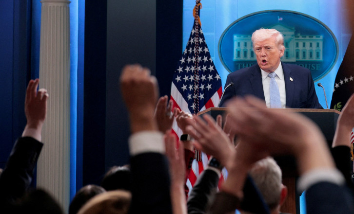 Reuters: Ο Τραμπ σκέφτεται να αποσύρει αμερικανικές δυνάμεις από την Ευρώπη