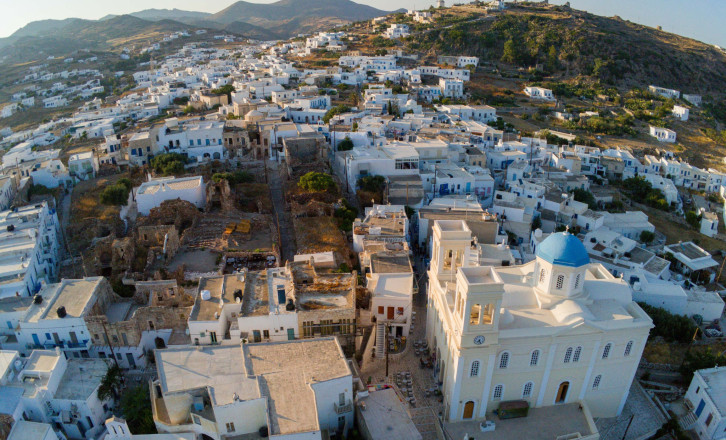 «Με το που μπήκε στο μπάνιο, τελείωσε»: Τι λέει συγγενής του 17χρονου για την τραγωδία στην Κίμωλο