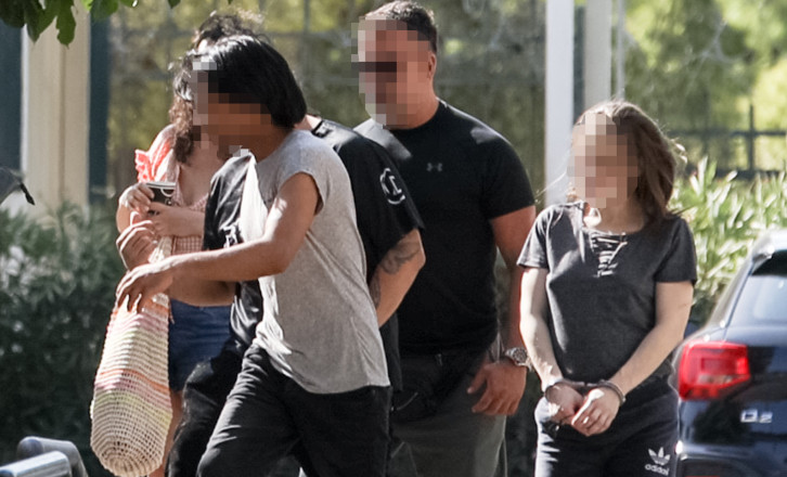 Κυψέλη: Στην Ευελπίδων οι τρεις συλληφθέντες – Σοκάρει ο 43χρονος για τις μαχαιριές στο βρέφος