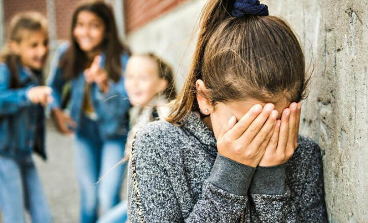 «Μαμά μού κάνανε κακό»: Σκληρό bullying κατά 11χρονης από εννέα ανήλικους μέσα σε σχολείο!