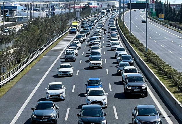 Τα μέτρα της Τροχαίας μετά το κυκλοφοριακό «έμφραγμα» λόγω εργασιών στην Αττική Οδό