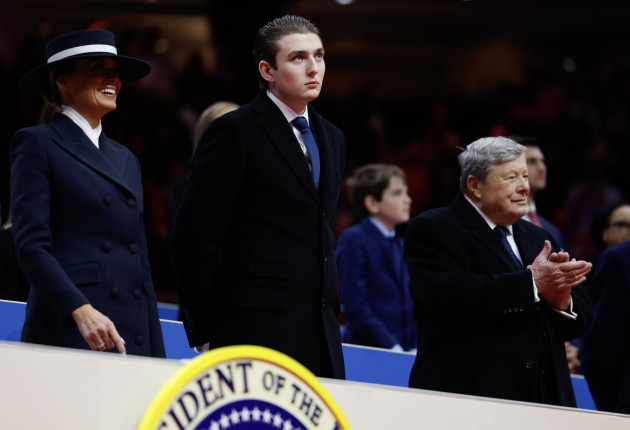 Ντόναλντ Τραμπ: Αποκαλύφθηκε τι ψιθύρισε ο γιος του στο αυτί του Μπάιντεν την ώρα της ορκωμοσίας του