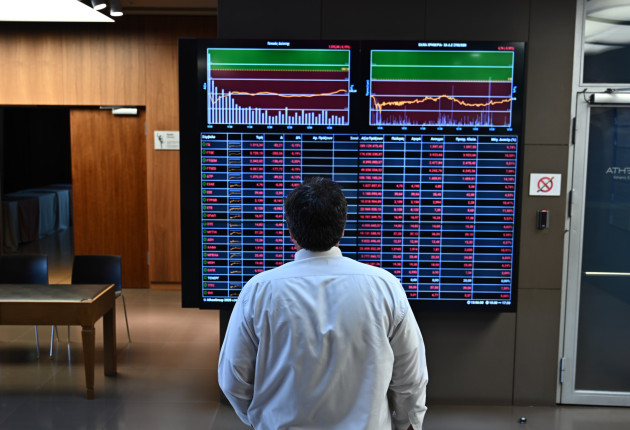 Καταρρέουν τα χρηματιστήρια στην Ευρώπη μετά το χτύπημα στην αμερικανική πρεσβεία στο Ριάντ