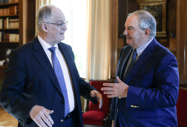 Συνάντηση Τασούλα - Καραμανλή: Συζήτησαν Κυπριακό και ελληνοτουρκικά