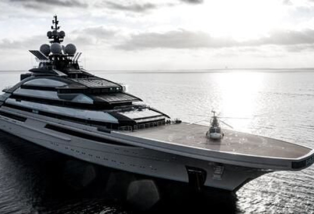 Θαλαμηγός «φρεγάτα» Ρώσου ολιγάρχη πέρασε με ασφάλεια από το Στενό του Ορμούζ