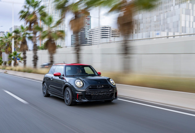 Μία εβδομάδα με το MINI John Cooper Works: Ο τελευταίος των Μοϊκανών ή ένα ψηφιακό Go-Kart;