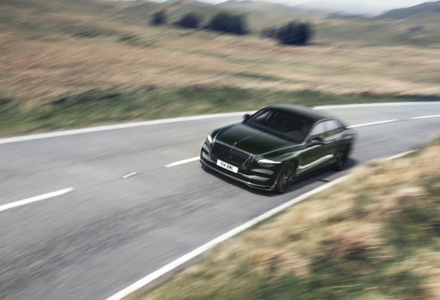 Νέα Bentley Flying Spur: Χειροποίητη πολυτέλεια με επιδόσεις supercar