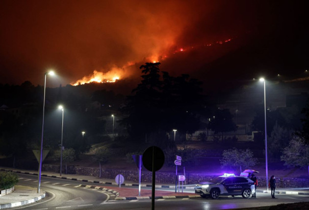 Οι φωτιές σε Ισπανία και Γαλλία ξεσπίτωσαν περισσότερους από 370.000 ανθρώπους