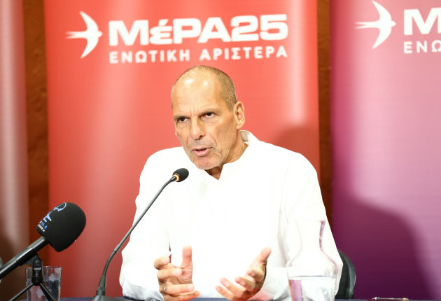 Βαρουφάκης «καρφώνει» Τσίπρα: «Το σουφλέ δεν φουσκώνει δύο φορές» – «Προτιμώ τον θάνατο από συγκυβέρνηση»